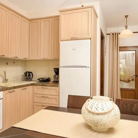 Apartment Ifestos